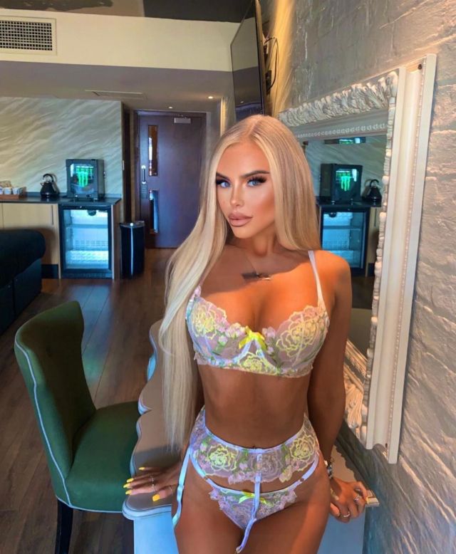 Индивидуалка Санти Фотография 